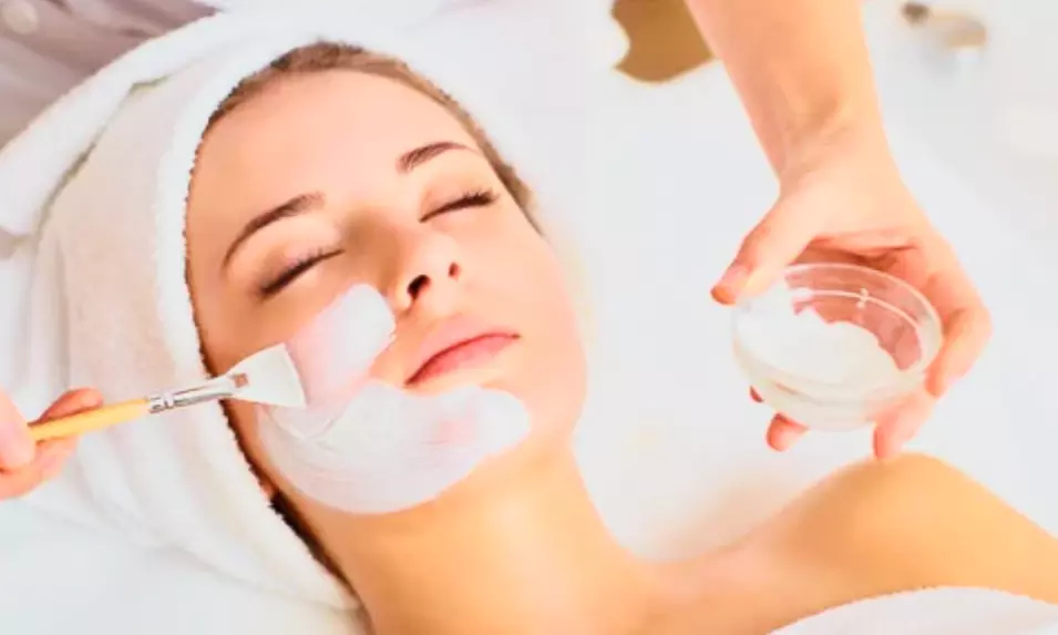 60 Min. Gesichtsbehandlung mit Diamant-Mikrodermabrasion