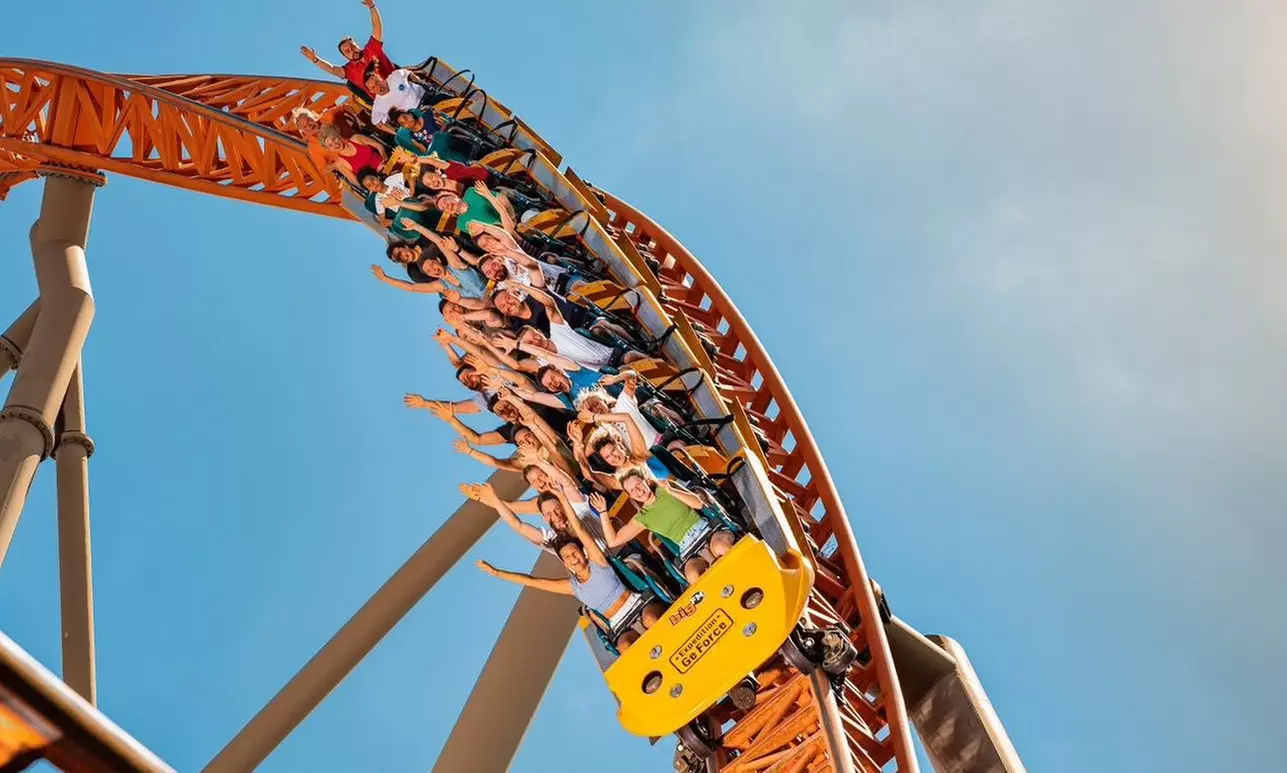 Fahrten, Action & Spaß: Tages-Ticket für den Holiday Park Hassloch für 1 Person ab 1 m Körpergröße (9% sparen) - Primary Image