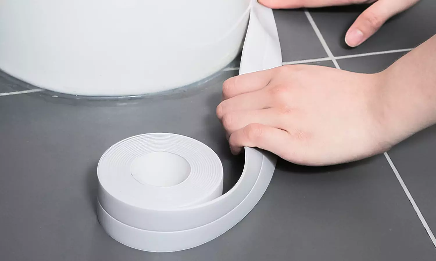 1 o 2 rotoli di nastro adesivo multiuso