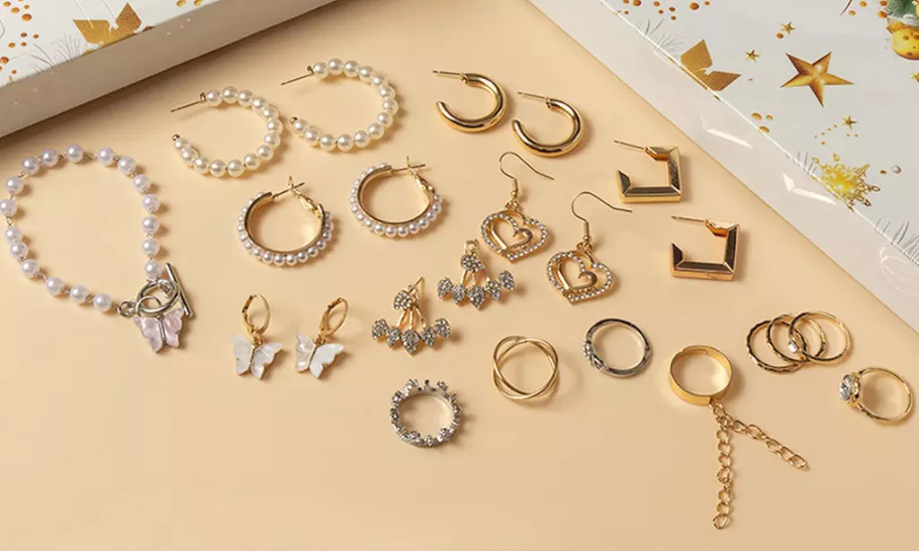 Calendario dell'Avvento 2025 con 24 gioielli