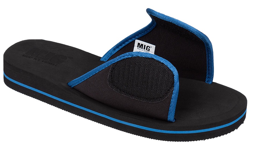 Image 19: Men's Waterproof Beach Flip Flops