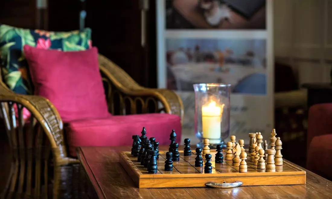 Sunshine Coast: Apartment Stay for Two or Four with Wine and Spa Noosa