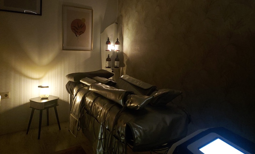 Image 6: 5 o 10 sesiones de 25 minutos de presoterapia con tecnología dual