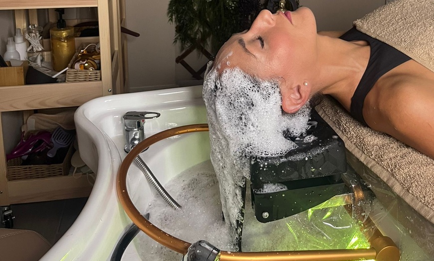 Image 10: 45, 60 o 90 minutos de tratamiento head spa con bebida de cortesía