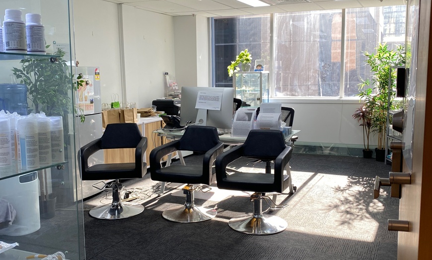 Image 5: 5, 8, 10 Sessions or 6Week Hair Restoration Theraphy for 1 or 2 People