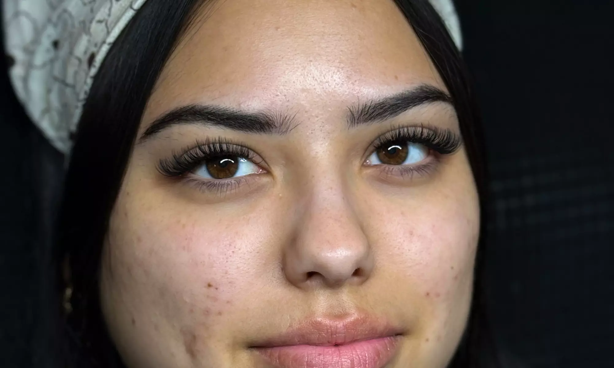 Renew w/ Full set Classic or Hybrid Eyelash Extensions w/ 2 week Fill