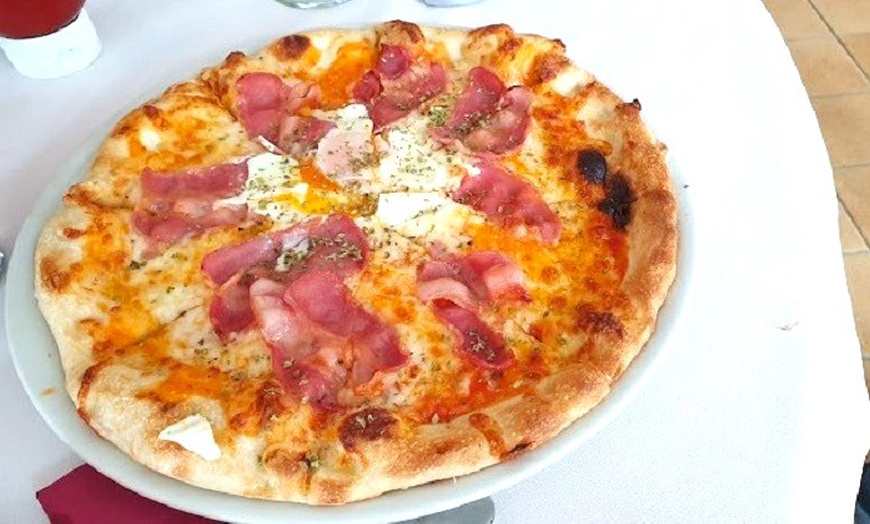 Image 14: Menú de pizza artesanal para 2 o 4 en Restaurant la Tramuntana