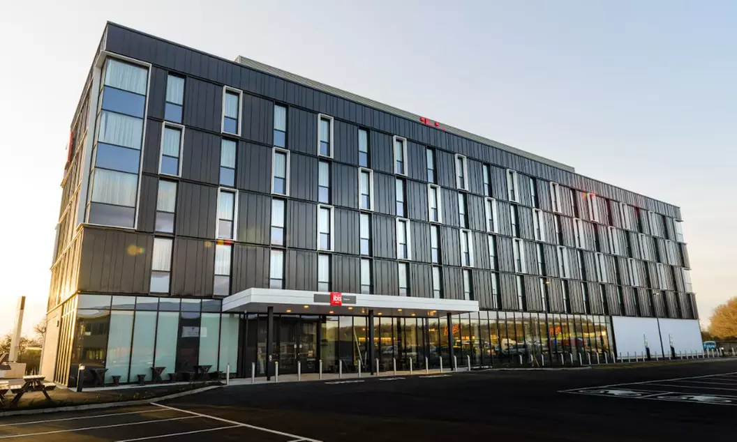 Somerset: Standard Double Room with En Suite and Breakfast