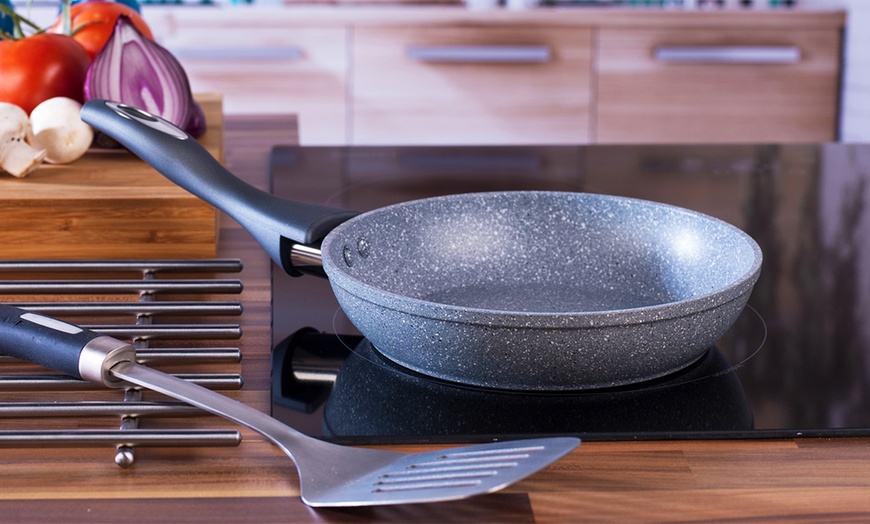 Image 3: Salter Marble Collection Forged Aluminium Non-Stick Frying Pan