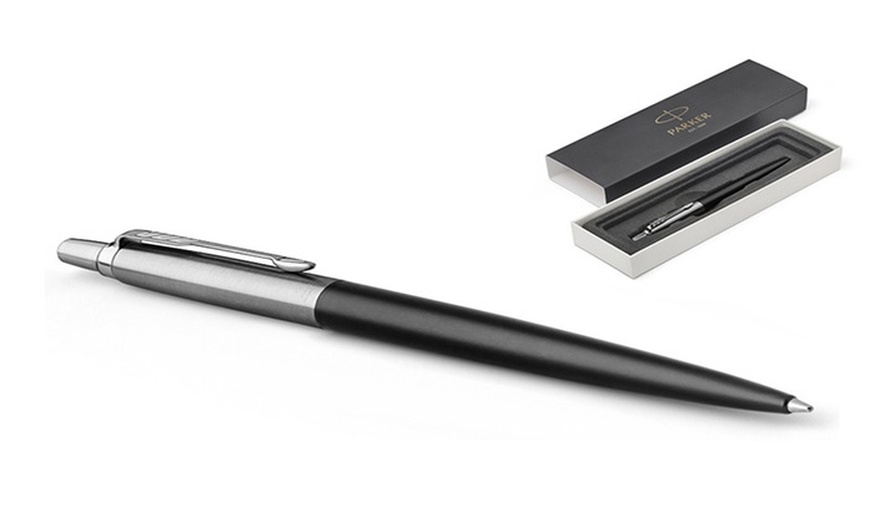 Image 3: Personalised Parker Pen