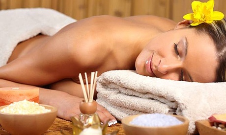 Uno o 3 massaggi da 50 minuti total body o localizzato al centro Skin Beauty Lounge (sconto fino a 66%)