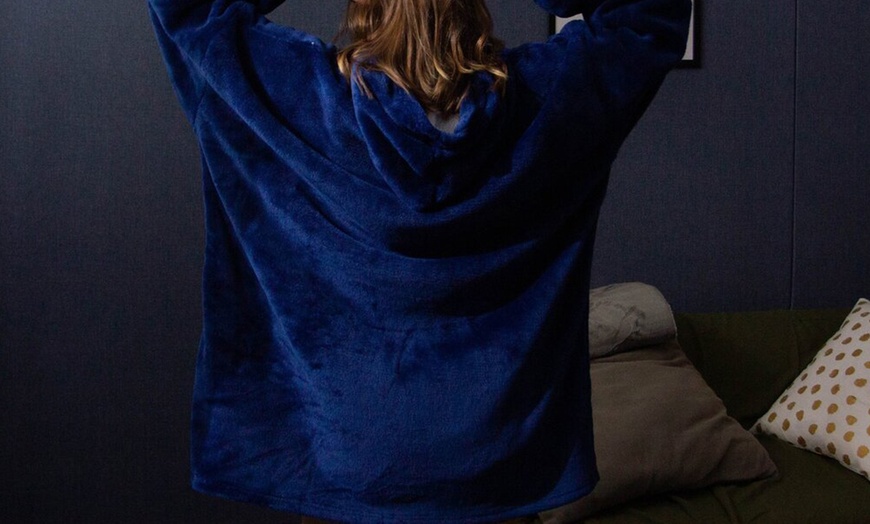 Image 3: Hoodie Blanket