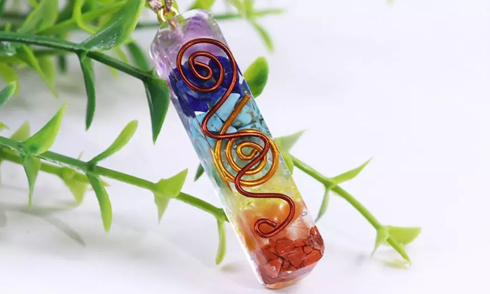 1x oder 2x Halskette mit Orgonit-Anhänger mit 7 Chakra-Kristallen