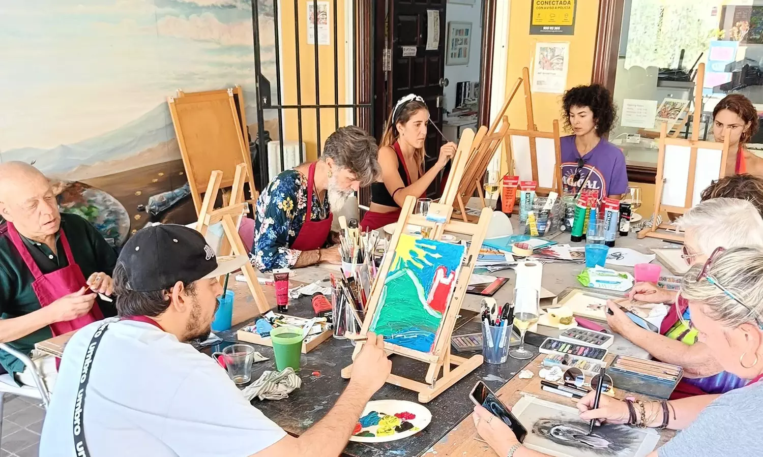 Clase de pintura con pizzas y bebidas para 1 o 2 personas