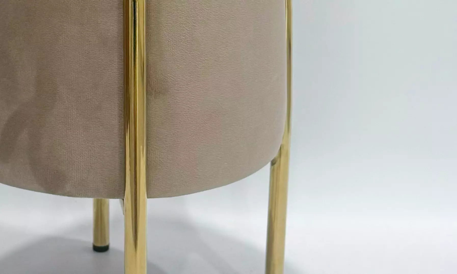 Samt-Pouf „Arturo“