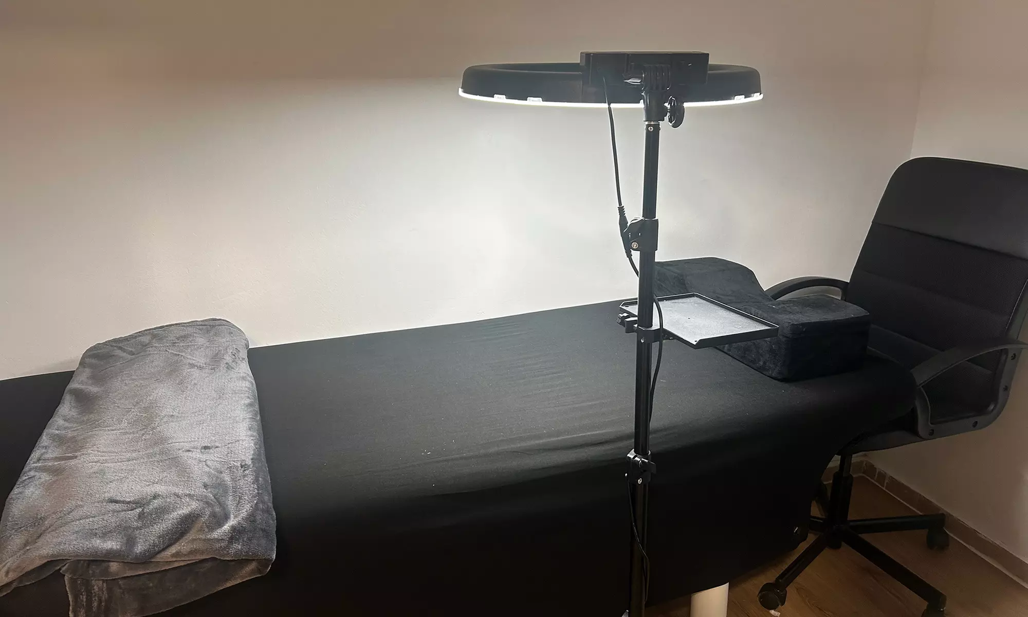 Luce unas cejas perfectas con tratamientos de microblading para 1