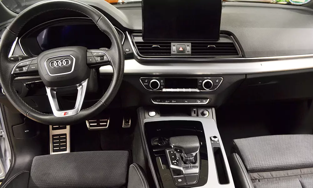 Basis, Premium oder Intensive Innen- und Außenreinigung für 1 Fahrzeug