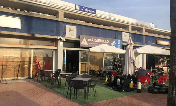 Bautizo de buceo para 1, 2 o 4 personas con reportaje fotográfico