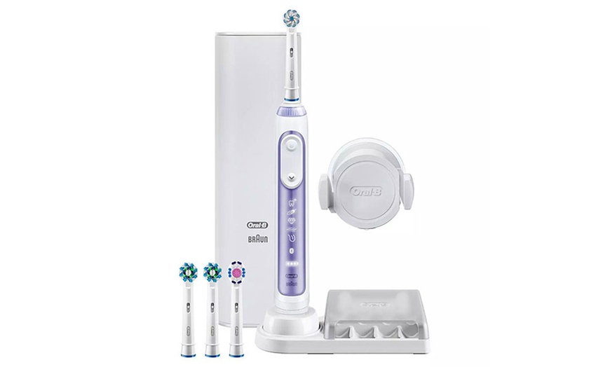 Image 5: Oral-B Genius 9000 Electric Toothbrush