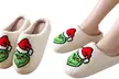 Weihnachtliche Hausschuhe mit Grinch-Motiv in Größe nach Wahl - Second Medium
