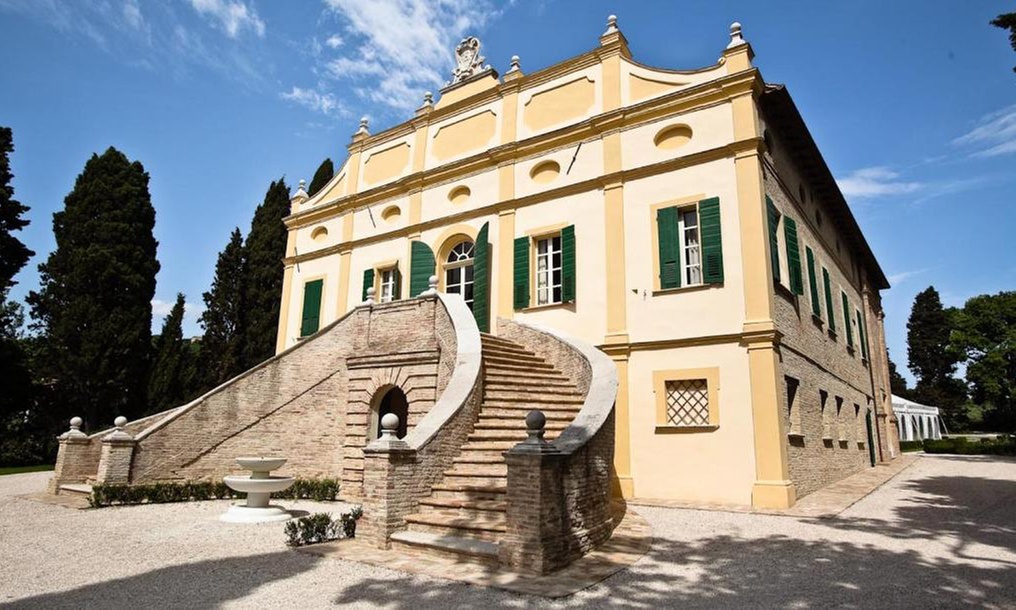 Fano 4*: soggiorno con colazione e degustazione in azienda agricola