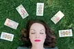 Lectura de cartas de tarot en modalidad presencial, visita de 30 minutos, para 1 persona con un 70% de descuento - Second Medium