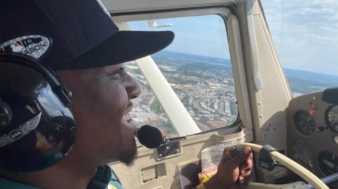 Hands-On Flying Lessons & Scenic Philadelphia Tours