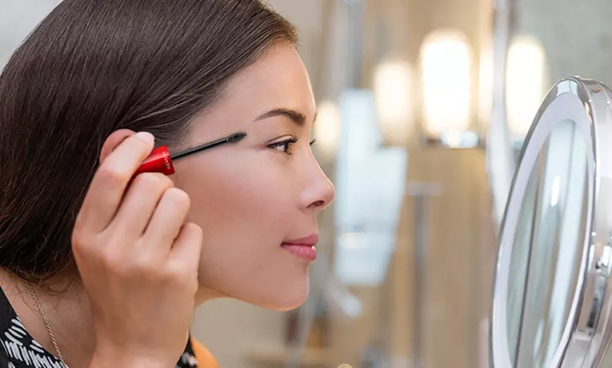 Image 3: Revlon-mascara