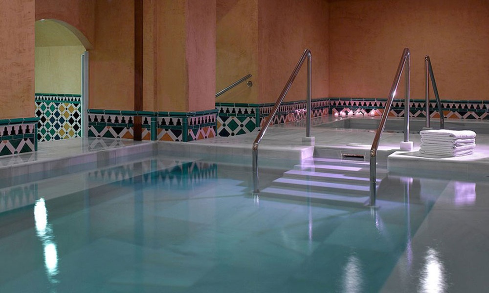 Evoca los sentidos con un circuito de spa para 2 en baños árabes