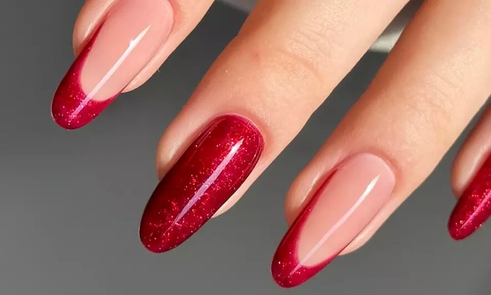 Hybrydowa stylizacja paznokci dłoni i stóp: dowolny kolor do wyboru