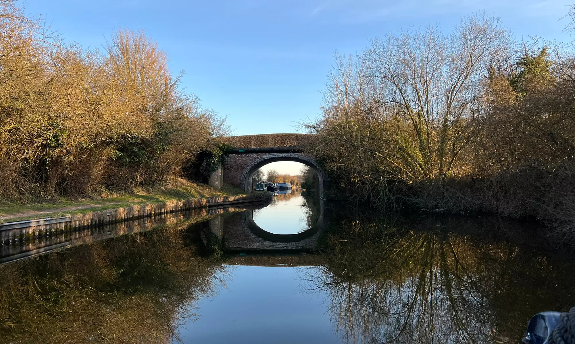 Enjoy Unique Canal Routes: Luxury One Day Narrowboat Hire