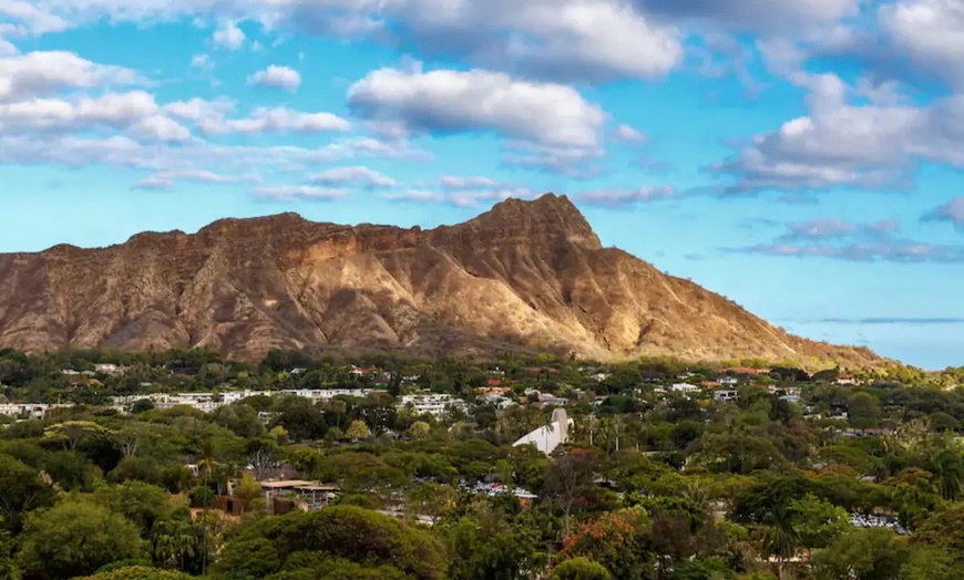 Image 3: ✈ 4-Day Hawaii Vacation with Air from Great Value Vacations