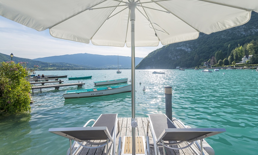 Image 1: Lac d'Annecy : 1 ou 2 nuits 4* avec accès spa, pdj et option dîner