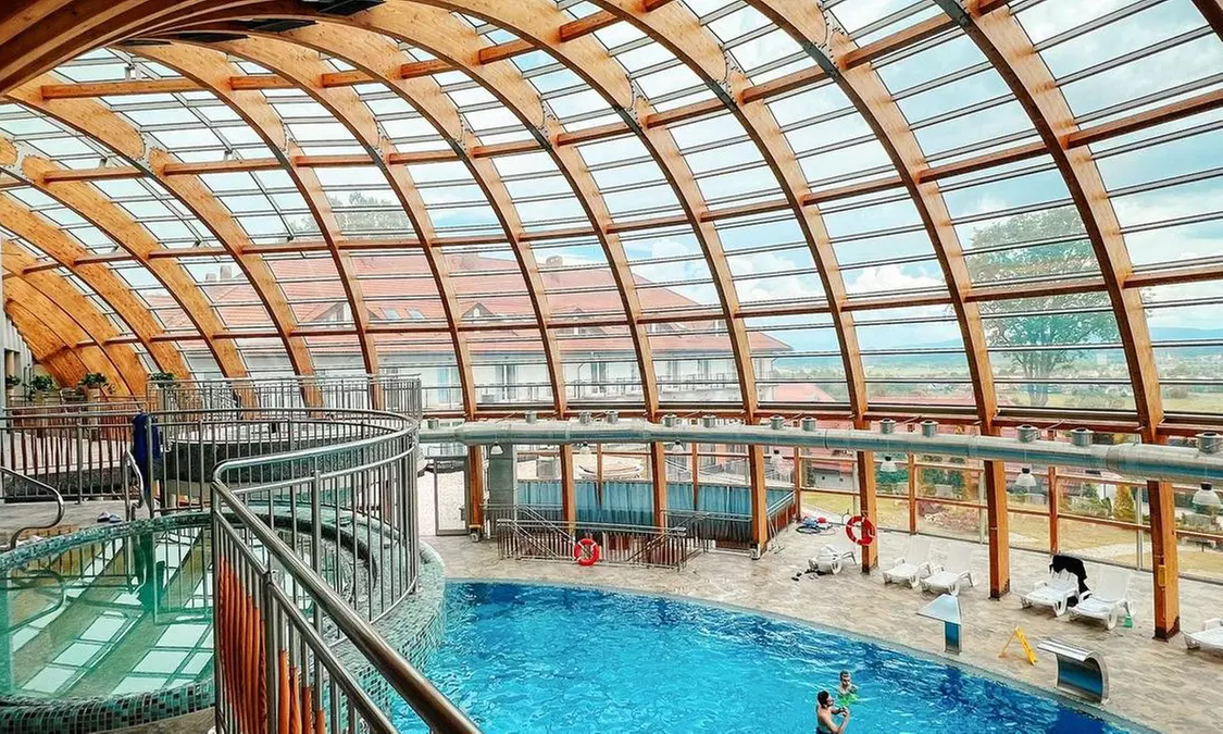 Wejście na basen dla 1-2 osób lub rodziny: 3 godziny wodnej zabawy