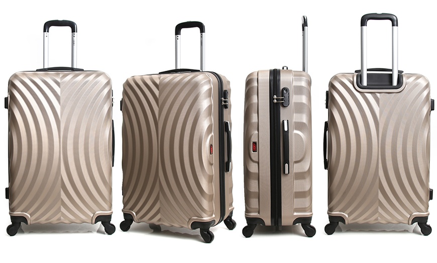 Image 12: Three-Piece Hero Luggage Set