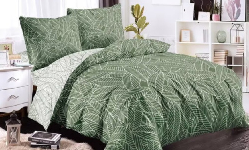 Image 7: Reversible Easy Care Duvet Set