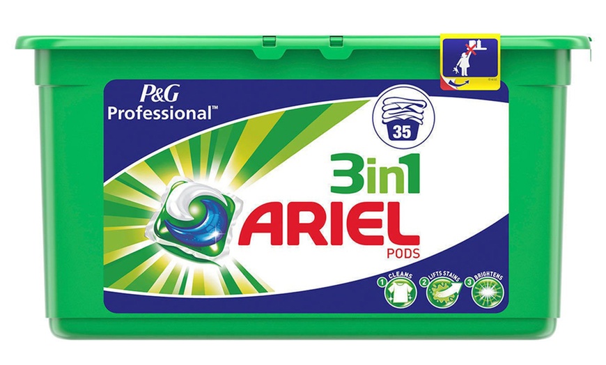 Image 6: Ariel Three-in-One Washing Pods