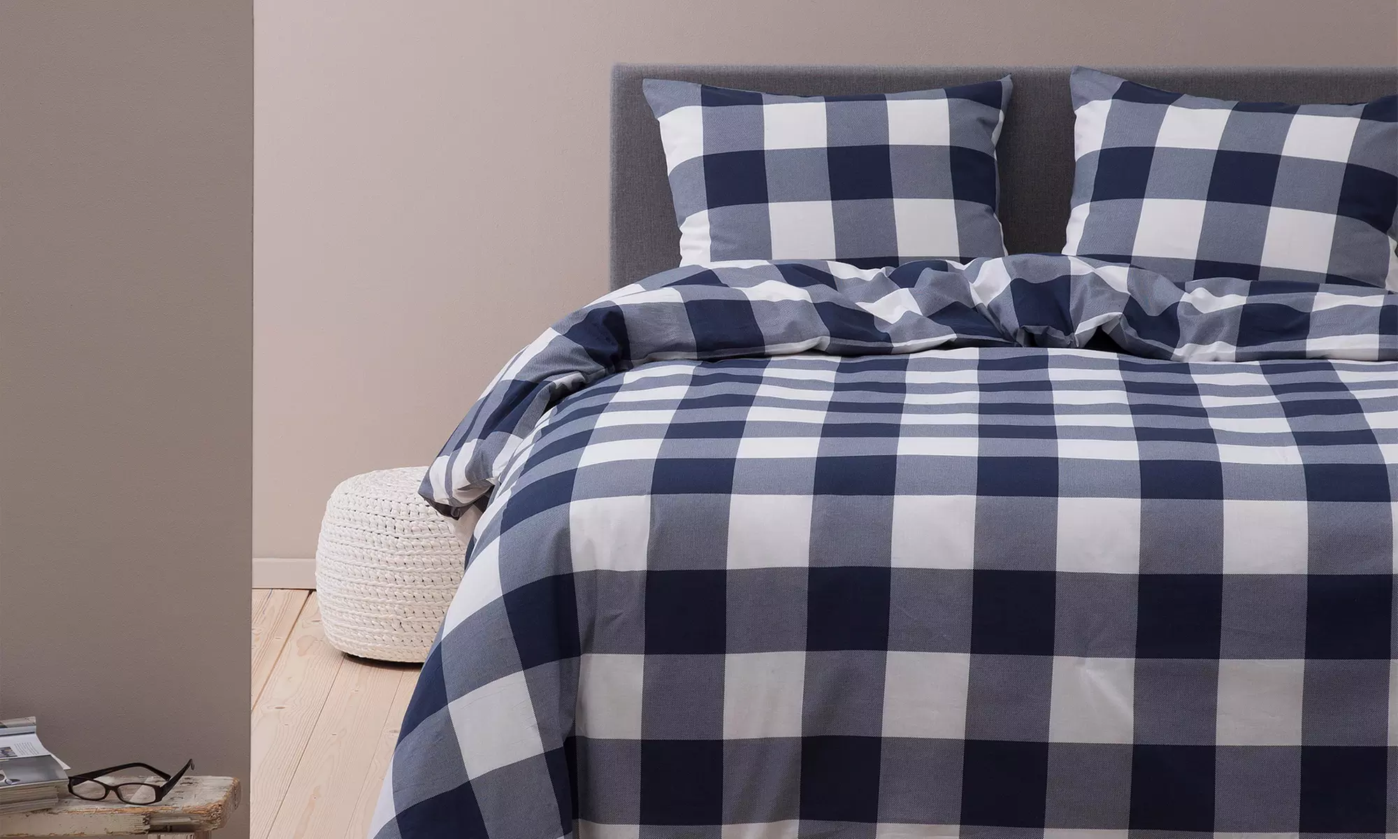 Perkal-Bettwäsche mit Decke und 1 oder 2 Kopfkissen in der Farbe und Größe nach Wahl - Primary Image