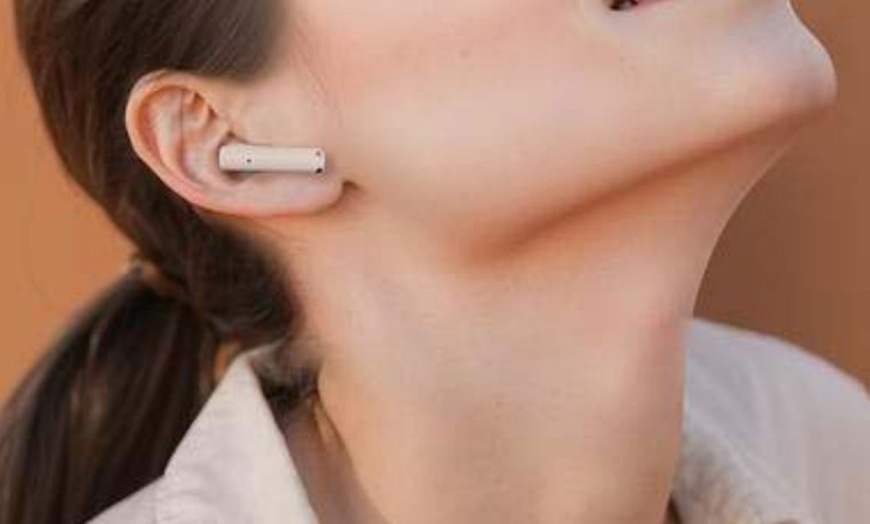 Image 6: Noise-Cancelling Bluetooth Headset