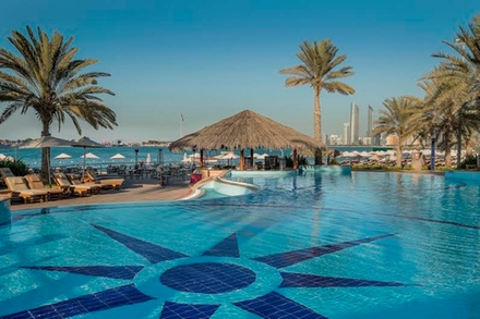 Escape Pool Bar – Hilton Abu Dhabi in - Abu Dhabi | Groupon