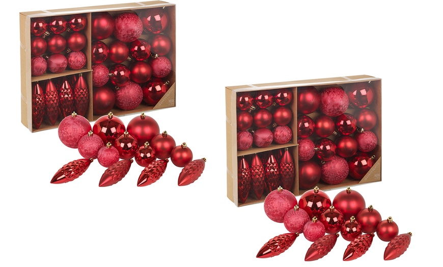 Image 21: 31-Piece Christmas Bauble Set