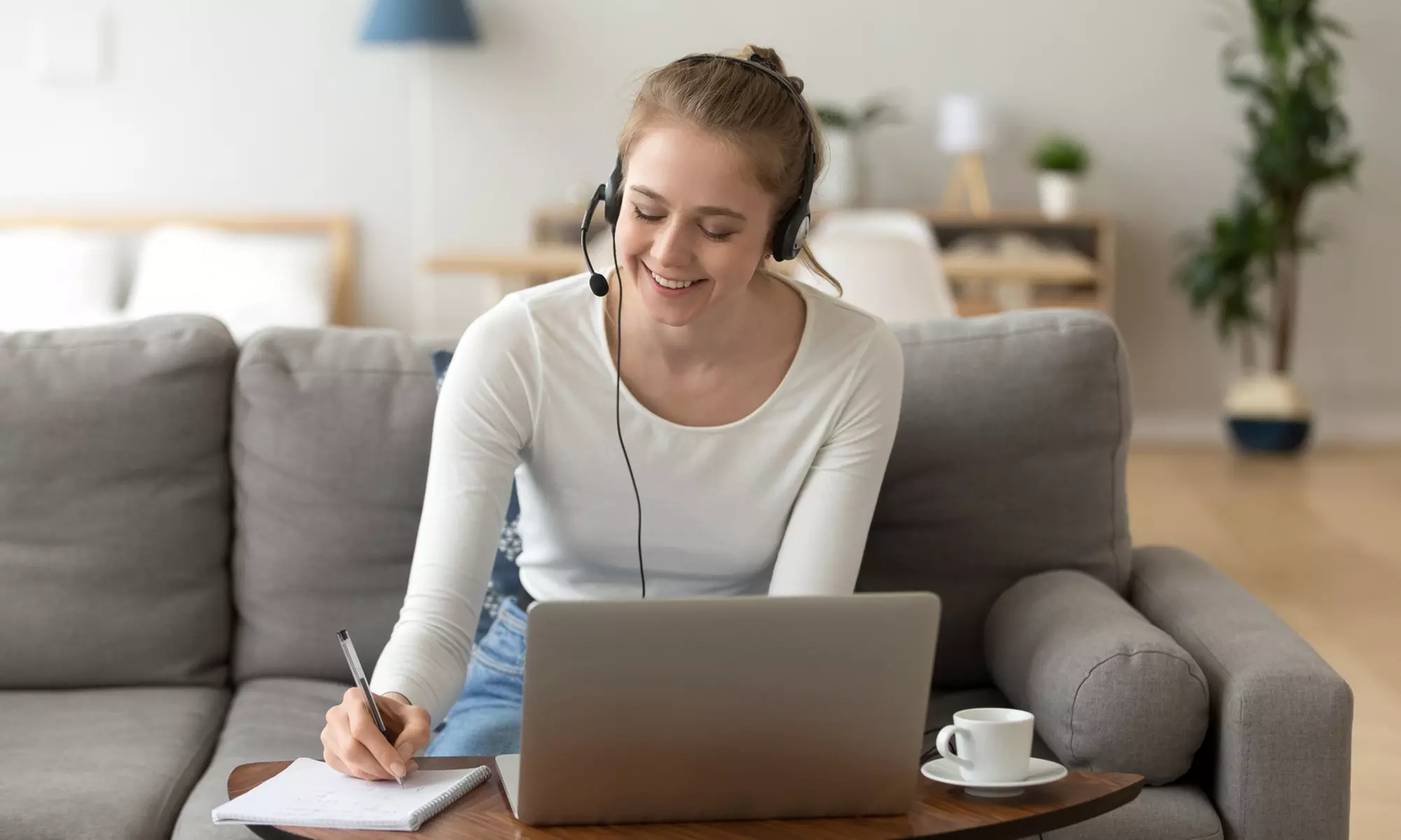 Unlock the secrets to online English teaching with International Open Academy's course, offering up to 94% off - Primary Image