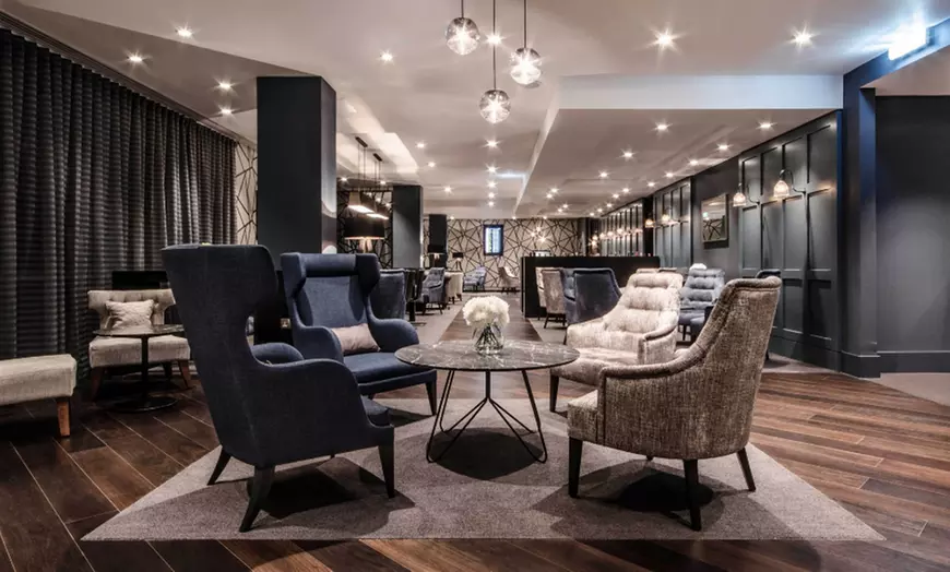Image 2: VIP Airport Lounge Access