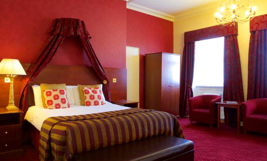 Image 4: Chester: 1- or 2-Night 4* Stay with Dinner