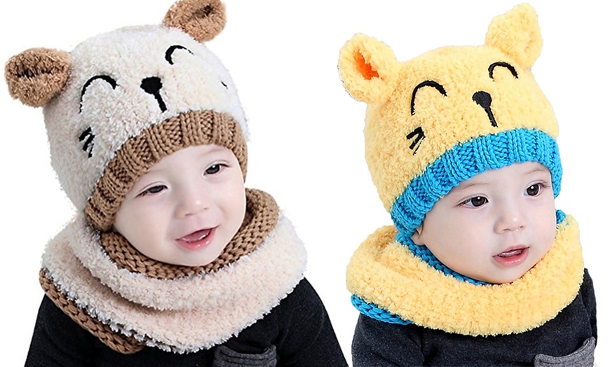 Image 9: Baby Bear Beanie and Scarf Set