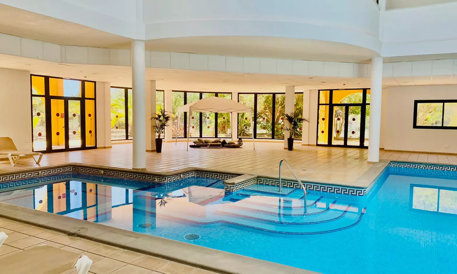 Acceso de 2 horas a spa para 1 o 2  con opción a almuerzo y masaje