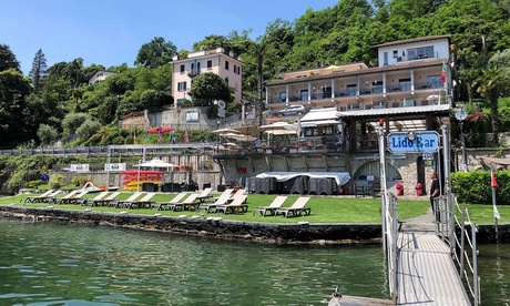 Ingresso spiaggia, stand up paddle o kayak e pranzo al residence Casa e Vela, Lago Maggiore (sconto fino a 69%)