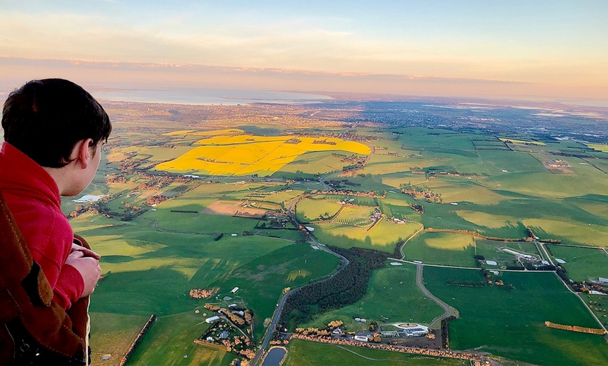 Image 5: Geelong Midweek Sunrise Hot Air Balloon Flight w/ Breakfast for 1 or 2