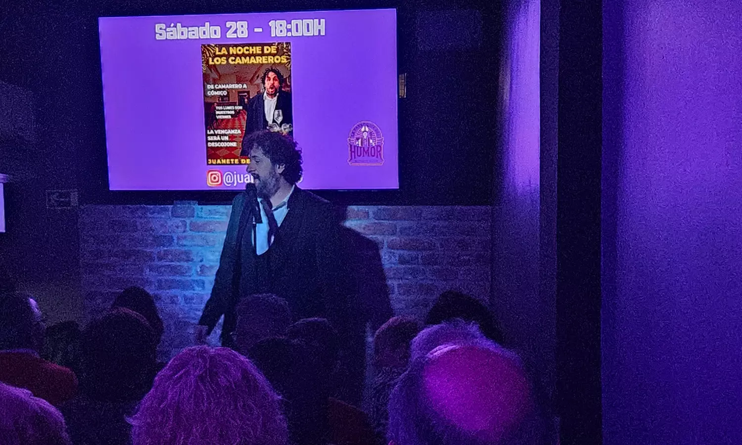 Entrada a monólogo de comedia para 2 o 4 personas con bebida a elegir