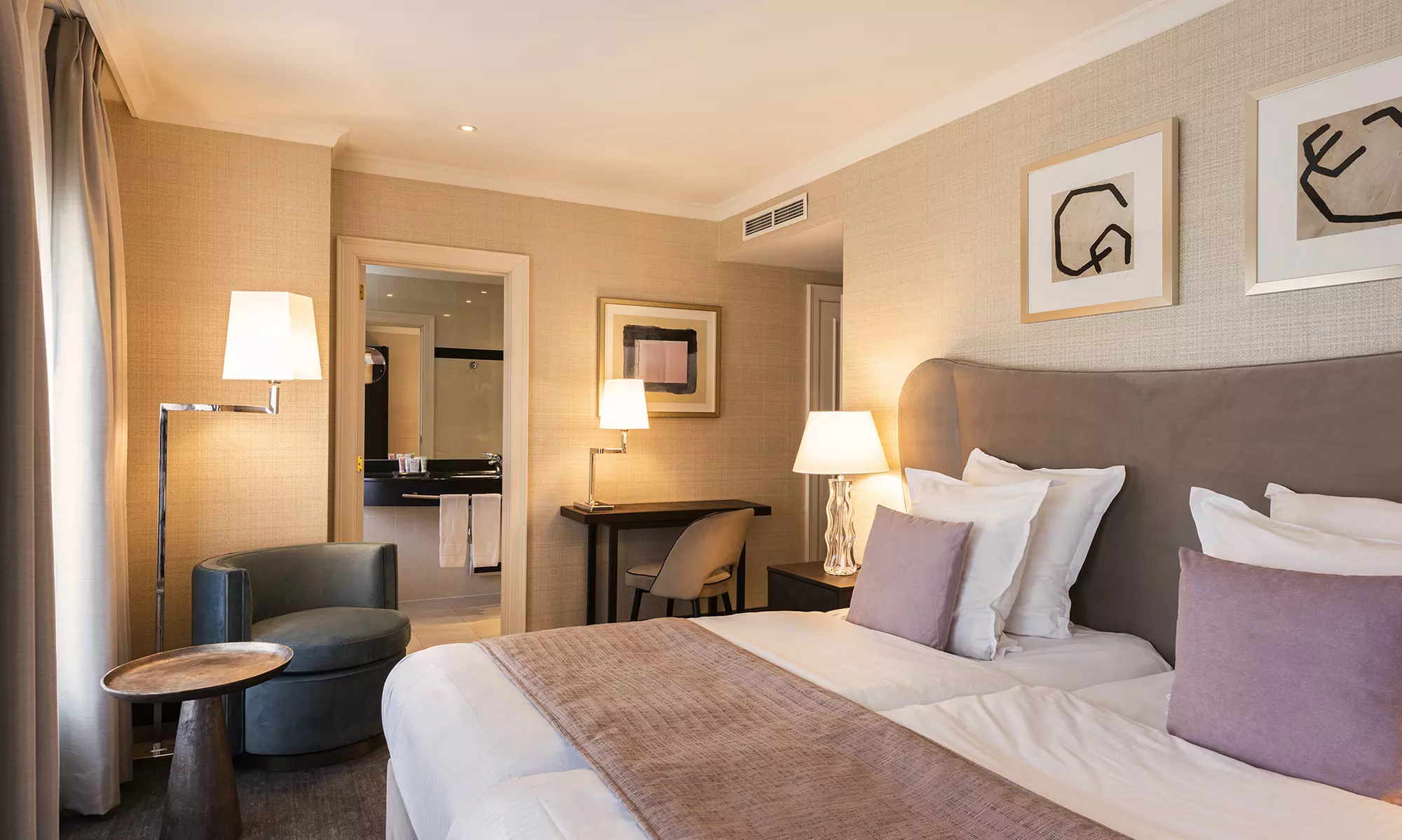 Belgia, Brugia: pokój 2-os. premium ze śniadaniem i strefą wellness